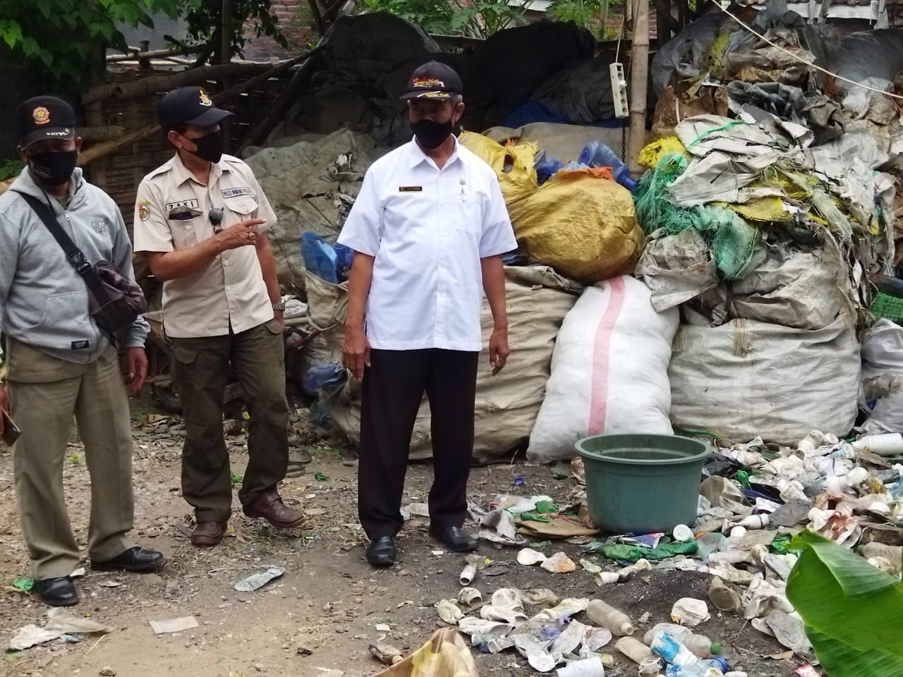 PENGADUAN MASYARAKAT : USAHA ROSOKAN PLASTIK, PARENGAN, JETIS