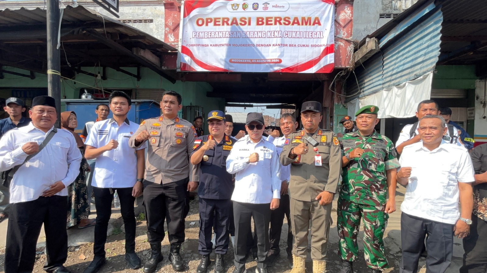 Satpol PP Kabupaten Mojokerto Gelar Sosialisasi Gempur Rokok Ilegal di Pasar Sawahan Bangsal